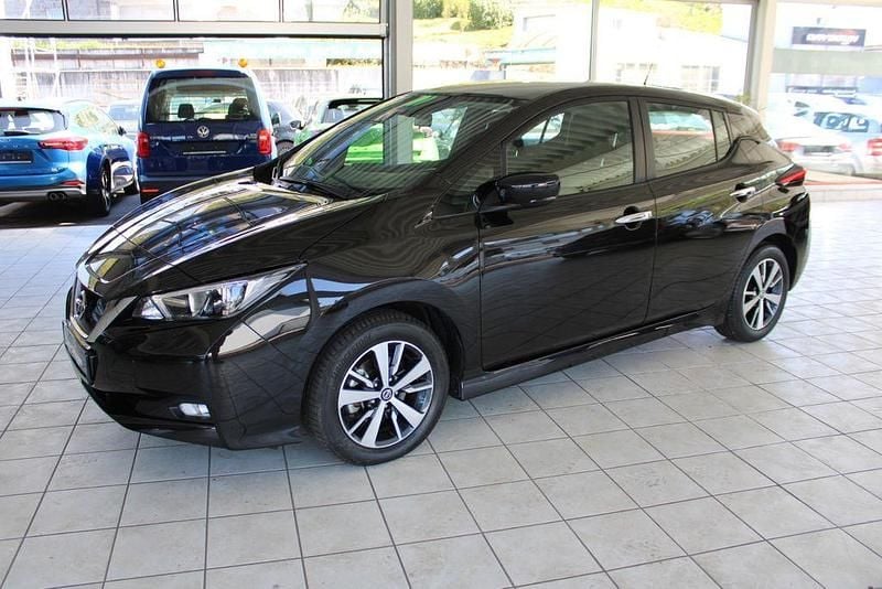 Gebraucht Nissan Leaf Acenta 110 kW (150 PS) 2022 Schwarz Kleinwagen