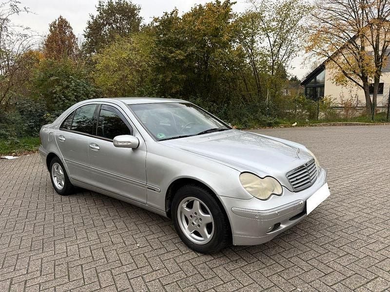 Silber Gebraucht 2003 Mercedes C200 Elegance Limousine | 999 € (Superpreis) - Bild 1/4