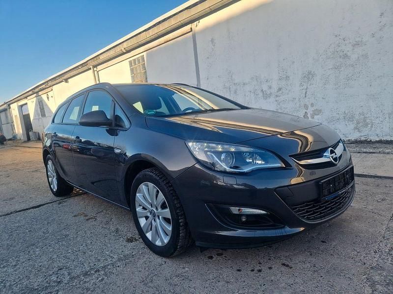 Gebraucht Opel Astra Edition 110 PS (80 kW) 2016 Grau Kombi