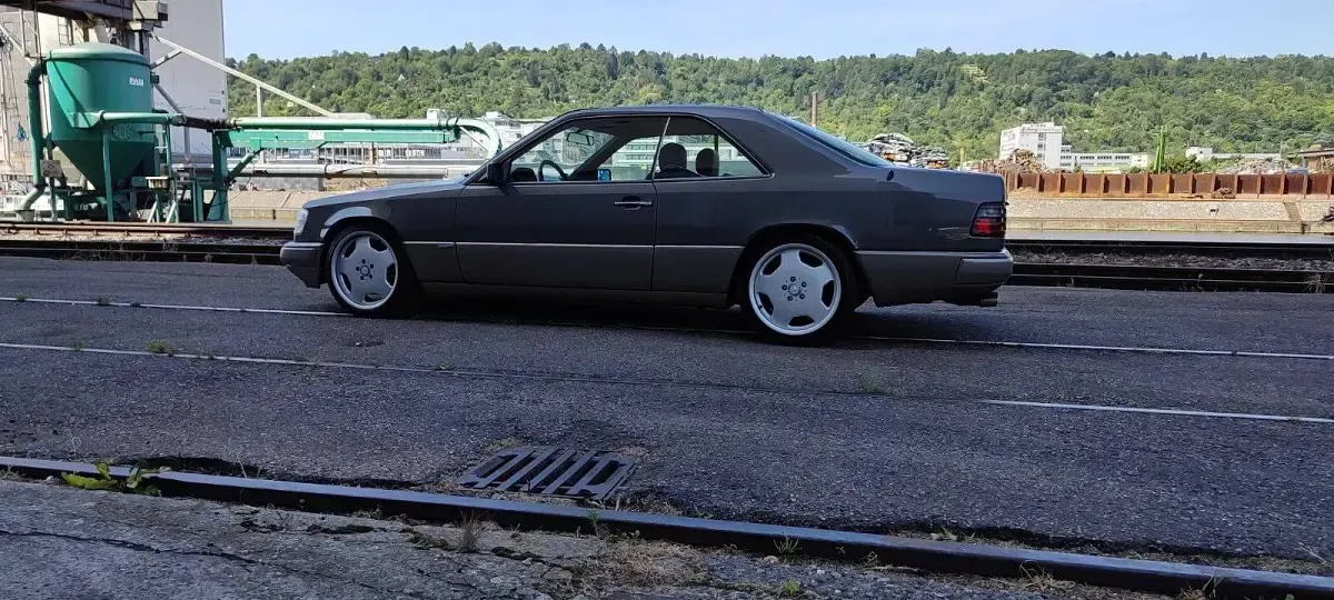 Gebraucht Mercedes E320 Sportline 220 PS (161 kW) 1993 Grau Coupé