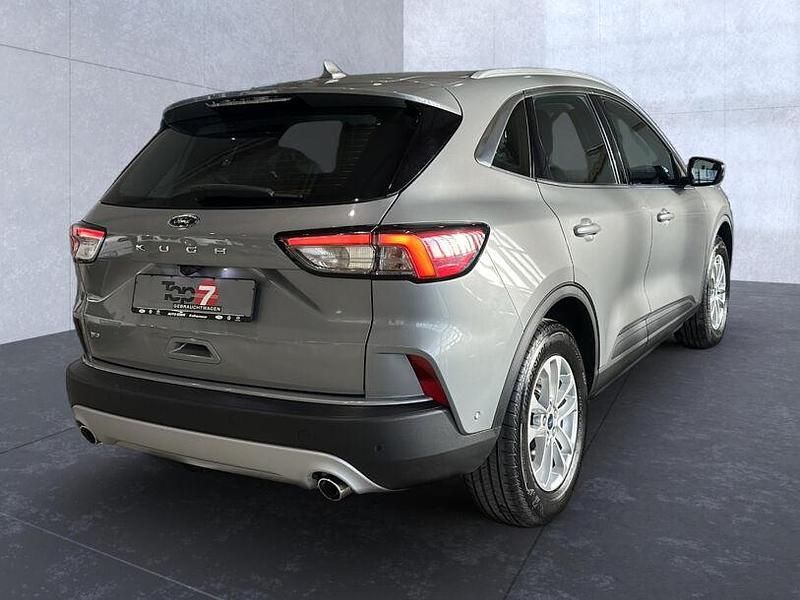 Gebraucht Ford Kuga Titanium 120 PS (88 kW) 2024 Solar silver (metallic) SUV