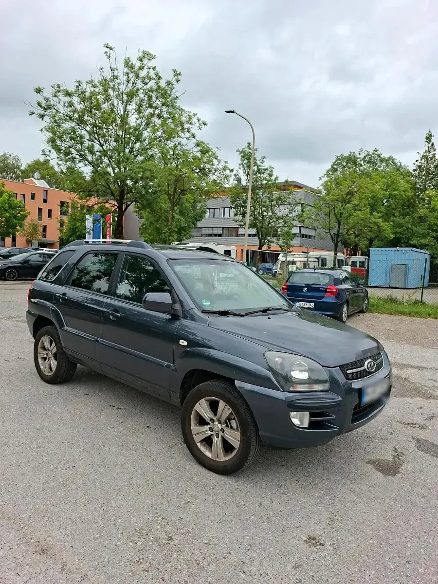 Gebraucht Kia Sportage 141 PS (103 kW) 2008 Grau SUV
