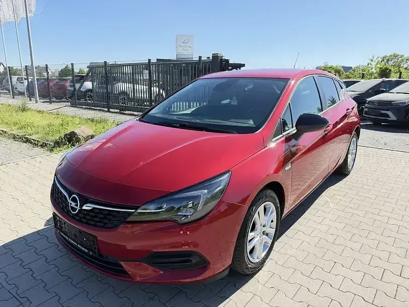 Gebraucht Opel Astra Edition 145 PS (106 kW) 2021 Peperoncino red Limousine