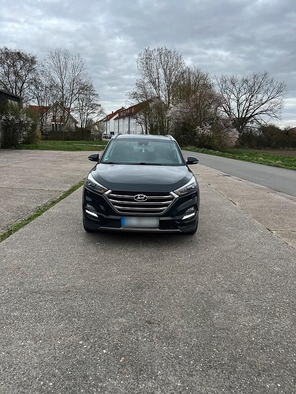 Gebraucht Hyundai Tucson 150 PS (110 kW) 2016 Schwarz SUV