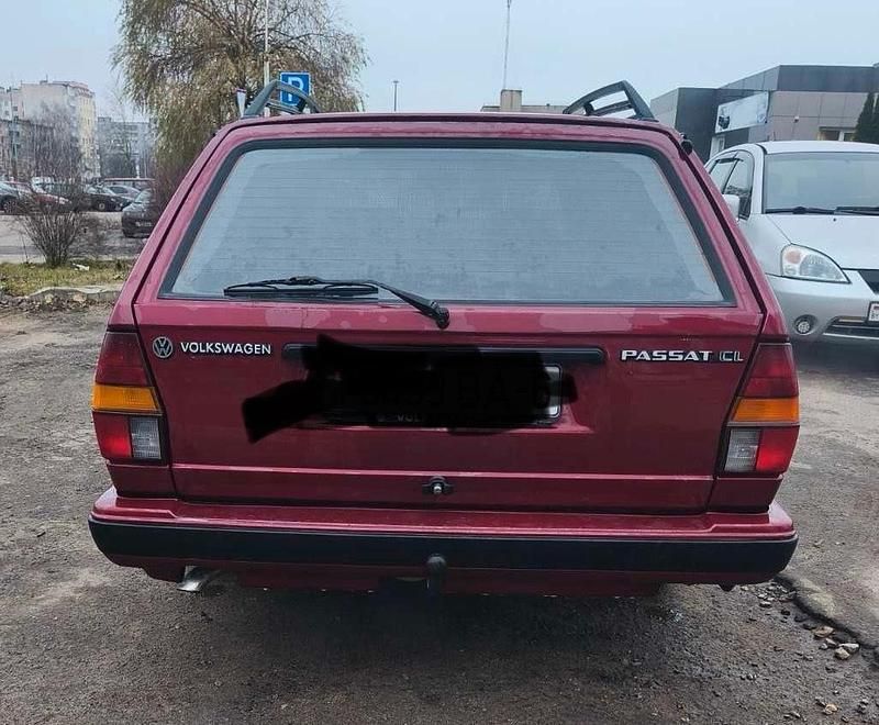 Second-hand VW Passat 75 CP (55 kW) 1987 Roșu Break