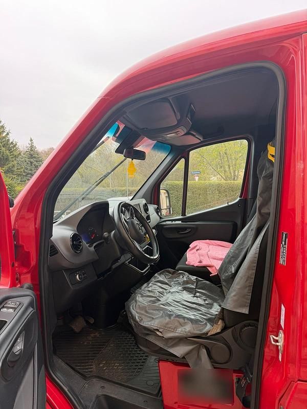 Gebraucht Mercedes Sprinter 140 PS (102 kW) 2018 Rot Van