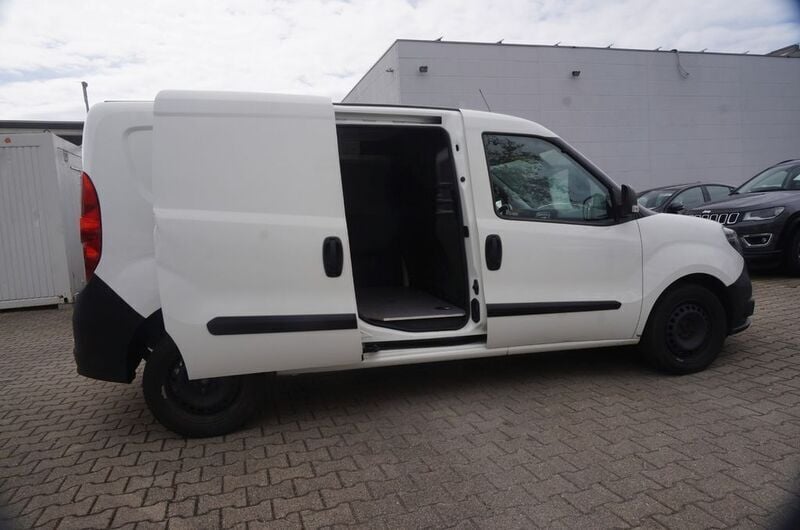 Weiß Gebraucht 2021 Fiat Doblò Van / Kleinbus | 13.950 € (Guter Preis) - Bild 1/4