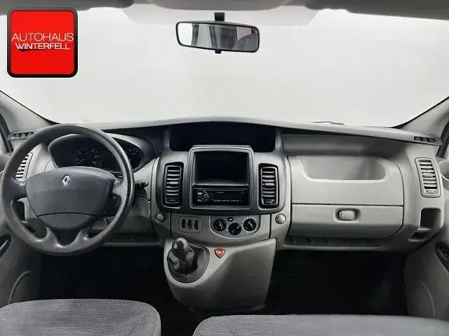 Gebraucht Renault Trafic 90 PS (66 kW) 2012 Weiß Van / Kleinbus