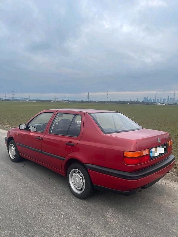 Gebraucht VW Jetta 90 PS (66 kW) 1992 Rot Limousine