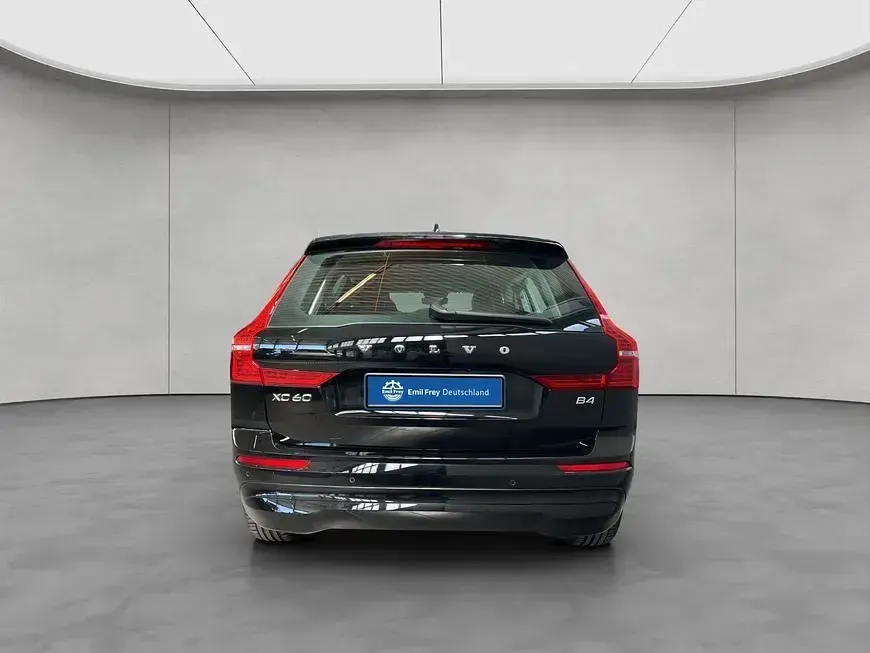 Gebraucht Volvo XC60 Core 197 PS (144 kW) 2023 Black stone 019 SUV
