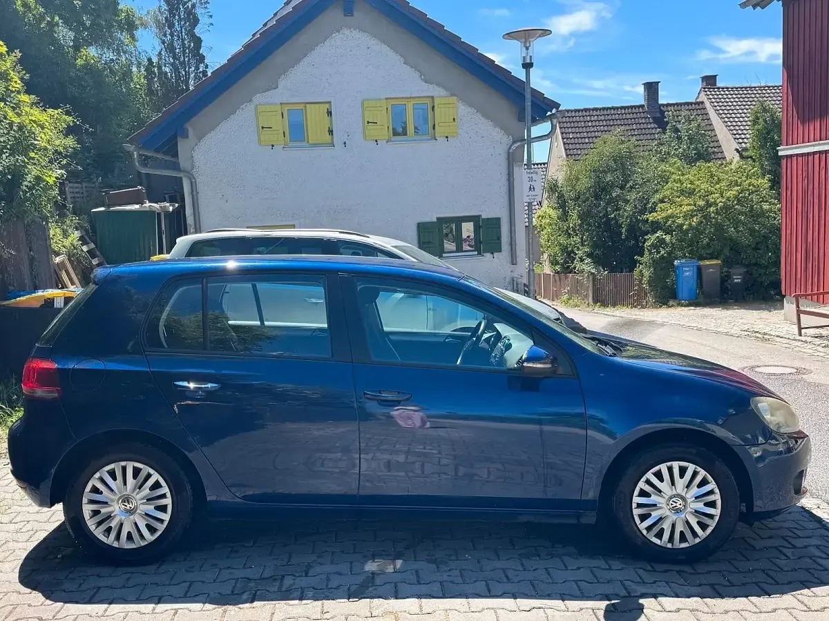 Gebraucht VW Golf VI 105 PS (77 kW) 2012 Blau Limousine