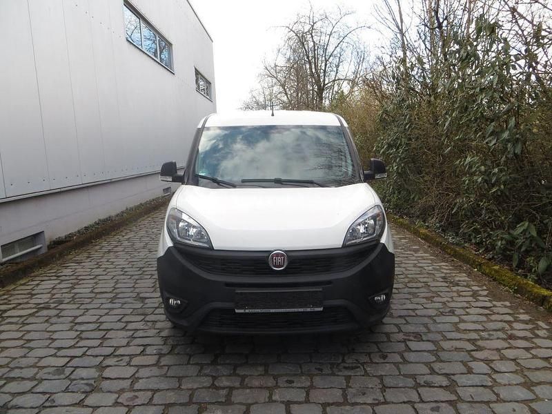 Gebraucht Fiat Doblò 105 PS (77 kW) 2021 Weiß Van / Kleinbus