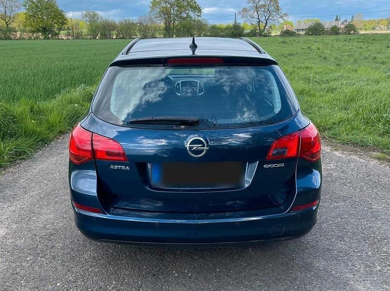 Second-hand Opel Astra 95 CP (69 kW) 2012 Albastru Break