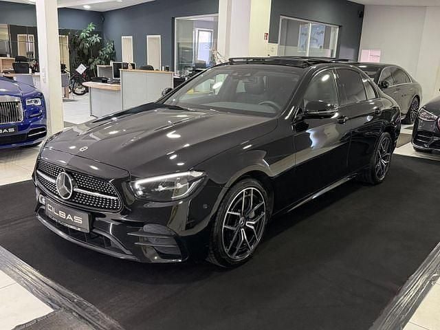 Ung. schwarz unilack Gebraucht 2022 Mercedes E300 AMG line Limousine | 42.900 € (Fairer Preis) - Bild 1/4