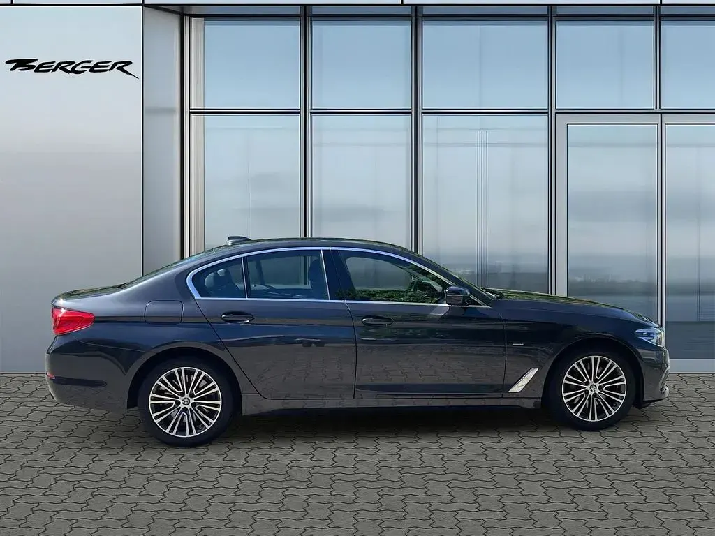Gebraucht BMW 530 Sport Line 265 PS (194 kW) 2017 Sophistograu brillanteffekt metalli (metallic) Limousine
