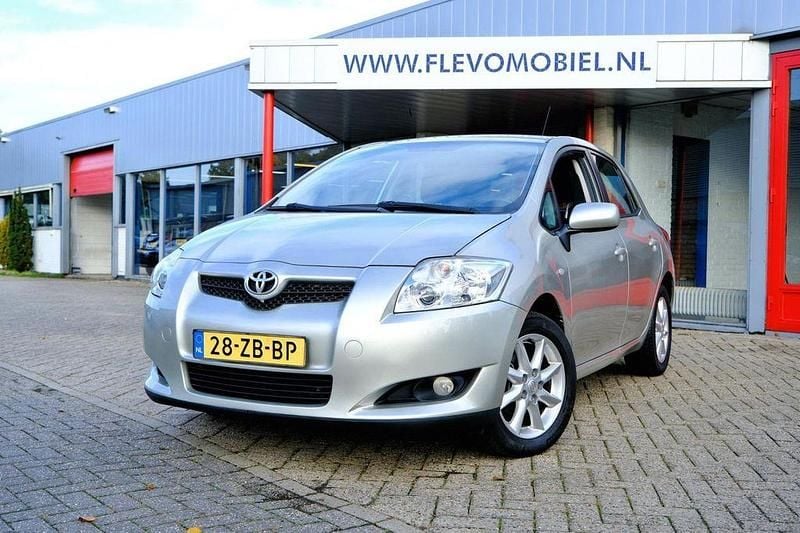 Grau Gebraucht 2007 Toyota Auris Business Edition Limousine | 5.950 € (Fairer Preis) - Bild 1/4