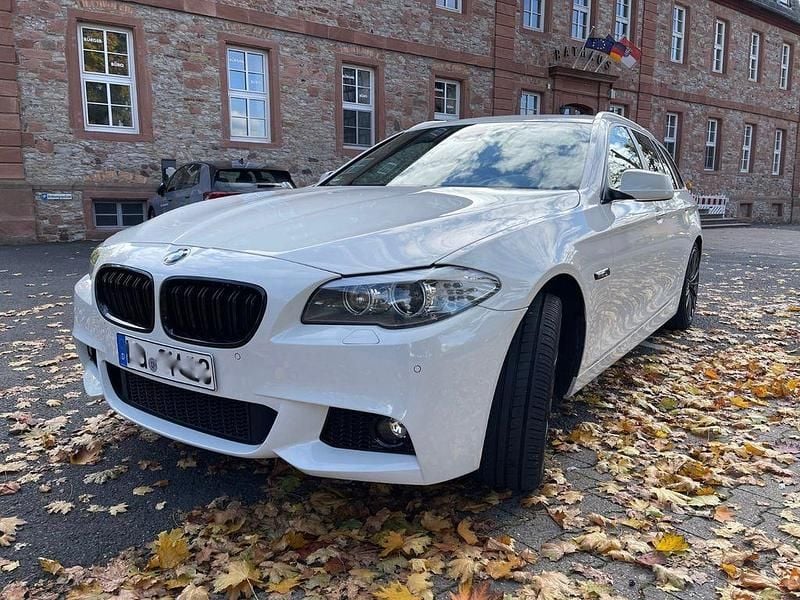 Weiß Gebraucht 2011 BMW 528 Sport Line Kombi | 12.800 € (Guter Preis) - Bild 1/4