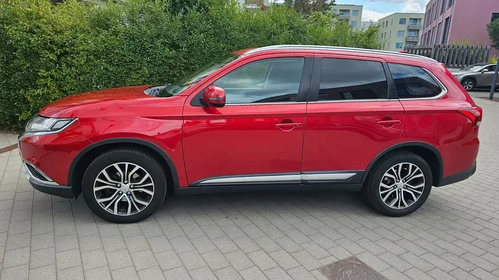 Gebraucht Mitsubishi Outlander Active 150 PS (110 kW) 2018 Rot SUV