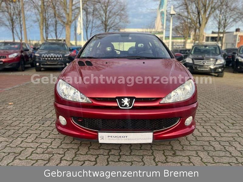 Gebraucht Peugeot 206 75 PS (55 kW) 2007 Rot Kleinwagen