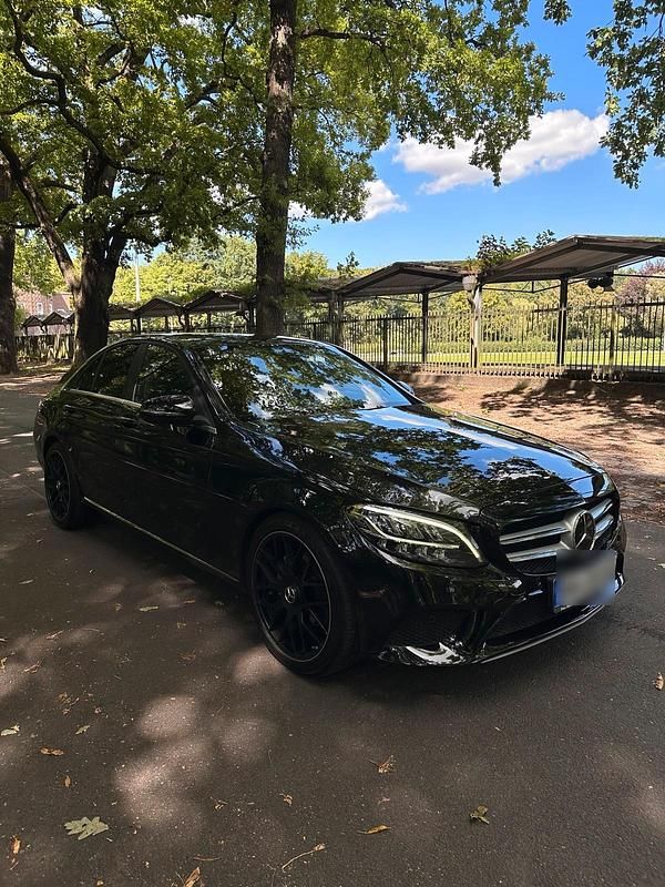 Schwarz Gebraucht 2020 Mercedes C220 Limousine | 21.800 € (Fairer Preis) - Bild 1/4