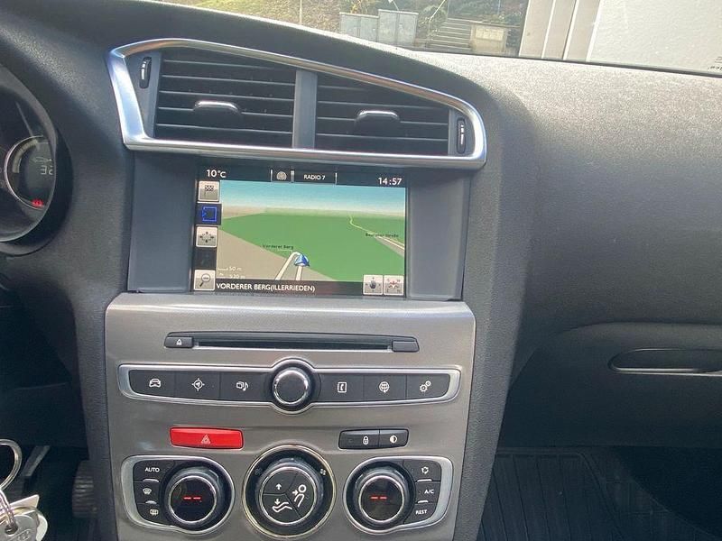 Gebraucht Citroën C4 PureTech 131 PS (96 kW) 2015 Weiß Limousine