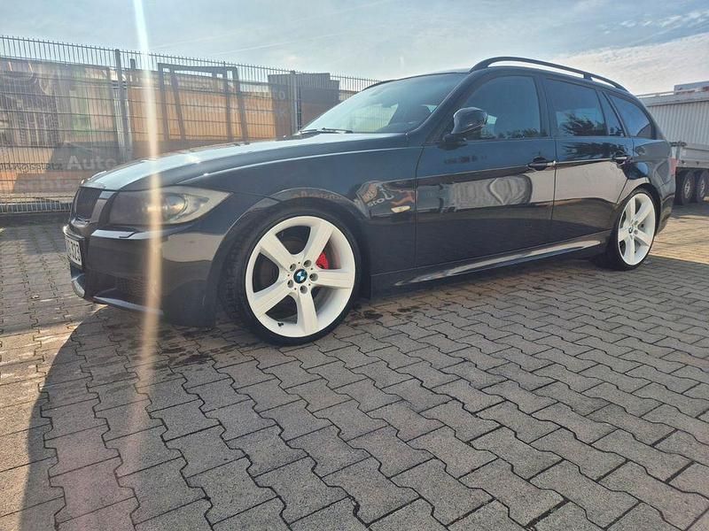 Schwarz Gebraucht 2005 BMW 320 Sport Line Kombi | 4.000 € (Guter Preis) - Bild 1/4