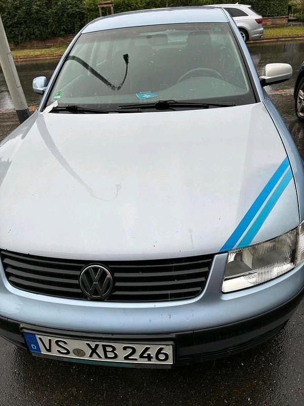 Blau Gebraucht 1997 VW Passat Limousine | 200 € (Superpreis) - Bild 1/4