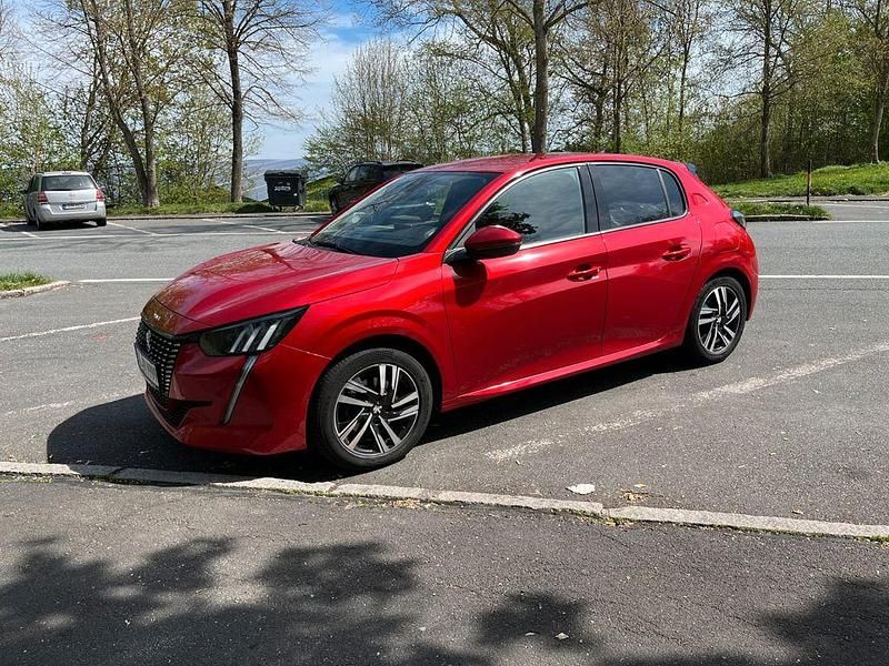 Rot Gebraucht 2019 Peugeot 208 Allure Kleinwagen | 11.499 € (Fairer Preis) - Bild 1/4