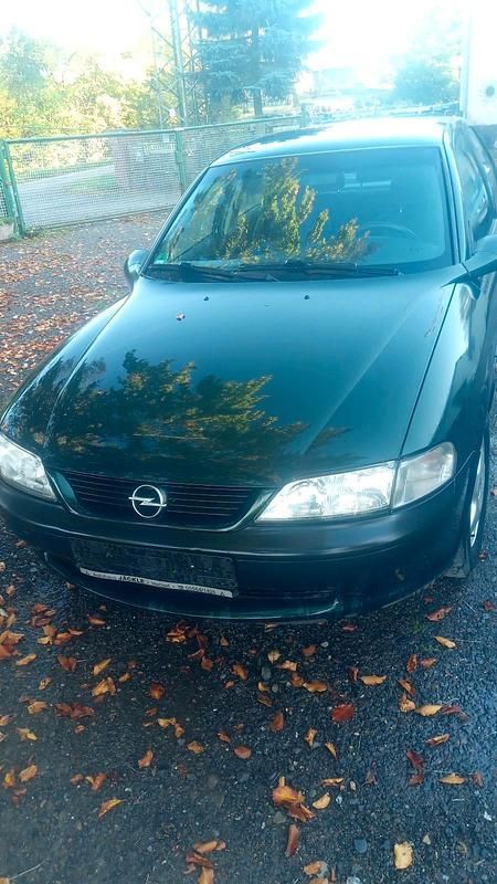 Andere farben Gebraucht 1998 Opel Vectra Limousine | 900 € (Guter Preis) - Bild 1/4