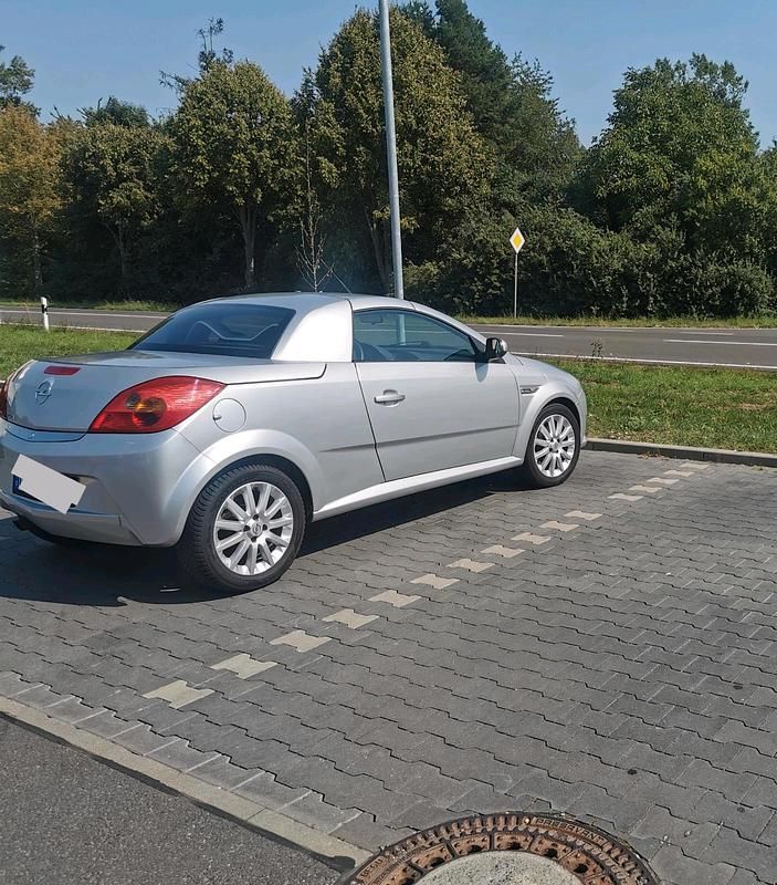 Silber Gebraucht 2006 Opel Tigra Cabrio | 1.300 € (Superpreis) - Bild 1/4
