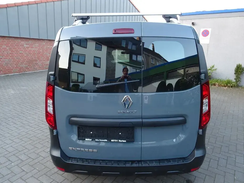Gebraucht Renault Express 102 PS (75 kW) 2021 Grau Van / Kleinbus