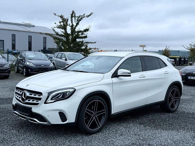 Weiß Gebraucht 2017 Mercedes GLA180 Urban SUV | 17.500 € (Guter Preis) - Bild 1/4