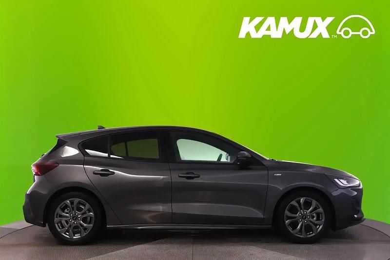 Gebraucht Ford Focus 125 PS (91 kW) 2024 Silber / grau Limousine