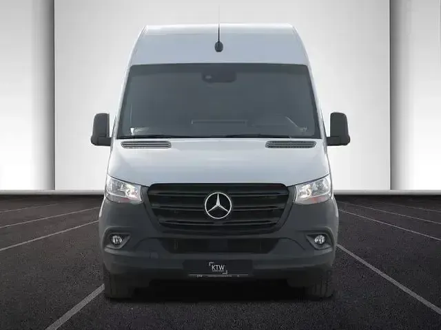 Używany Mercedes Sprinter 170 KM (125 kW) 2023 Biały Van