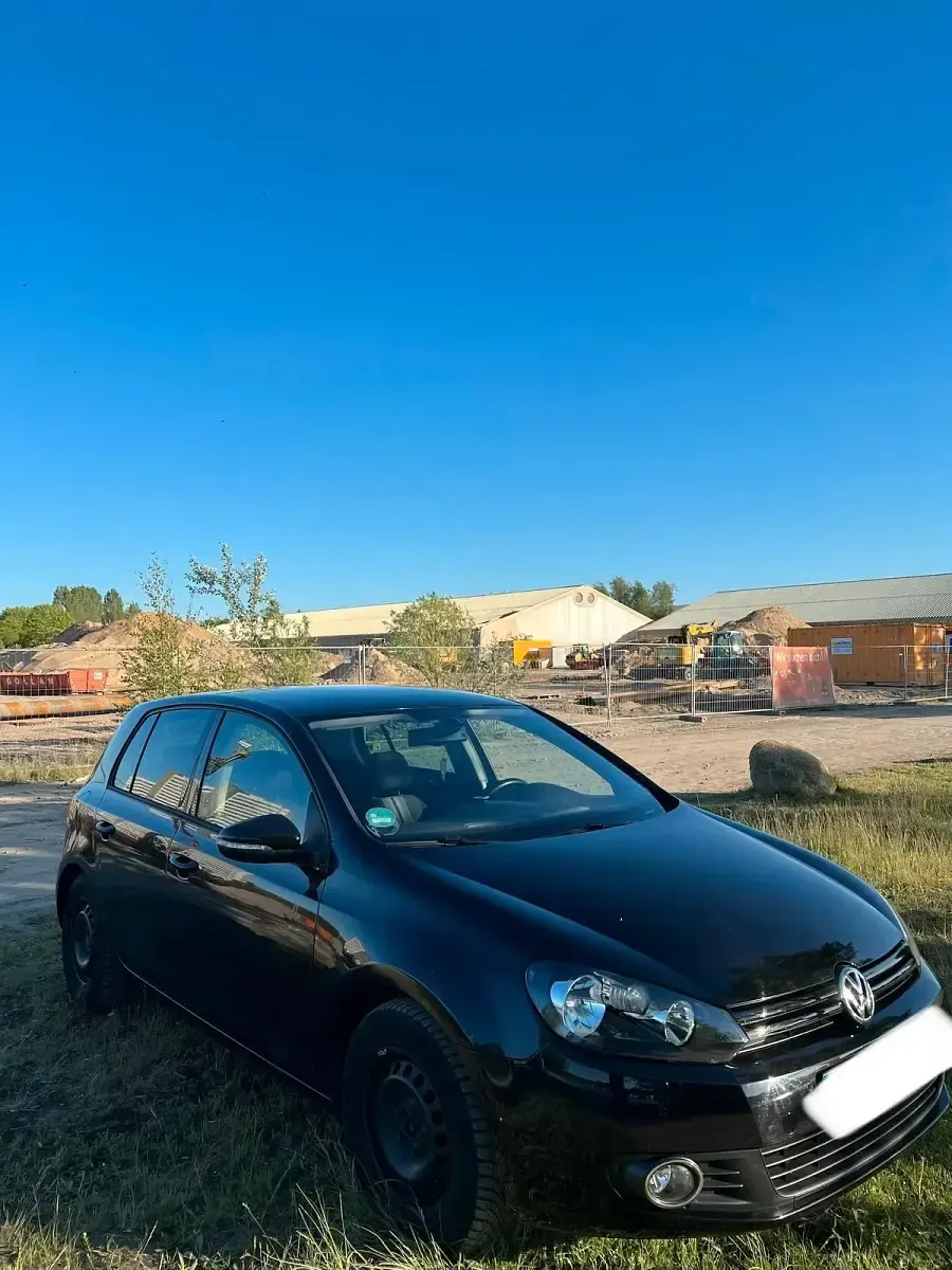 Gebraucht VW Golf VII 105 PS (77 kW) 2012 Schwarz Limousine