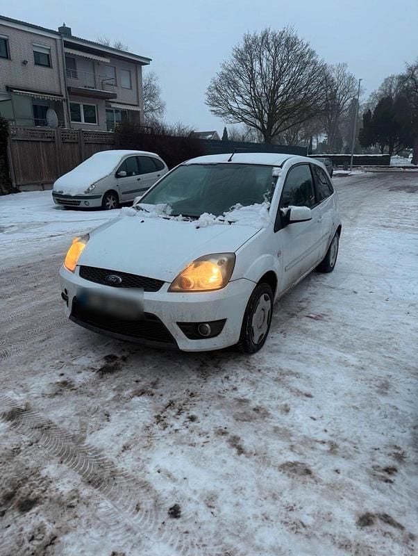 Gebraucht Ford Fiesta 69 PS (50 kW) 2008 Weiß Kleinwagen