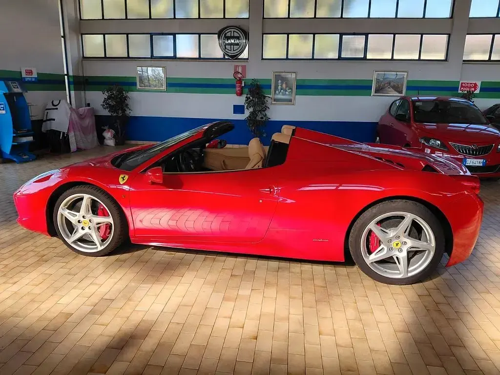 Gebraucht Ferrari 458 570 PS (419 kW) 2012 Rot Cabrio