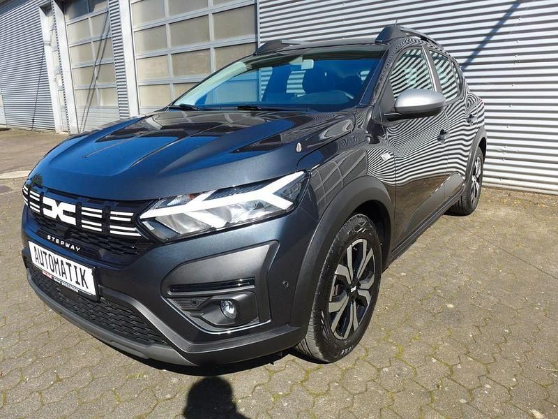 Używany Dacia Sandero Expression 91 KM (66 kW) 2023 Szary SUV