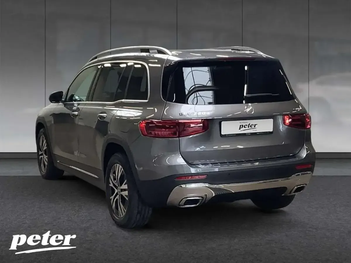 Gebraucht Mercedes GLB220 Progressive 190 PS (139 kW) 2025 Grau SUV