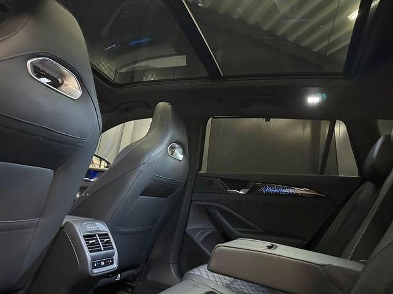 Gebraucht VW Passat R-line 193 PS (141 kW) 2024 Reef blue metallic Kombi