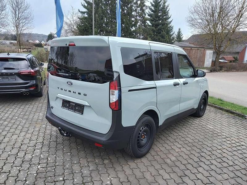 Gebraucht Ford Tourneo Courier Trend 100 kW (136 PS) 2025 Cactus gray Van / Kleinbus