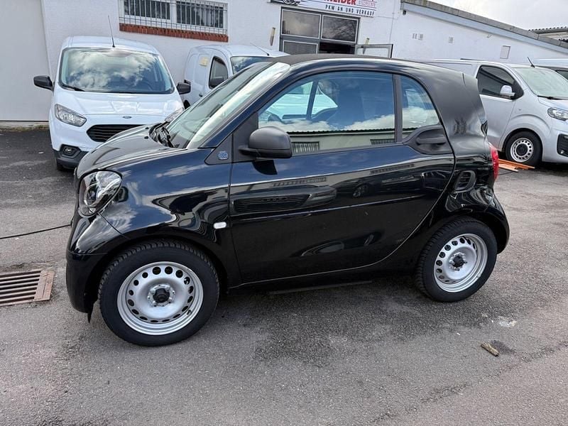 Gebraucht Smart ForTwo Coupé 60 kW (82 PS) 2023 Schwarz Coupé