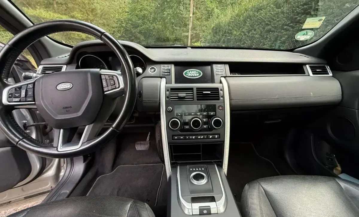 Gebraucht Land Rover Discovery Sport 150 PS (110 kW) 2018 Silber SUV