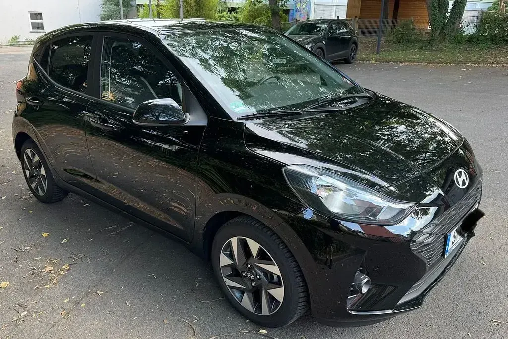 Gebraucht Hyundai i10 63 PS (46 kW) 2024 Schwarz Kleinwagen