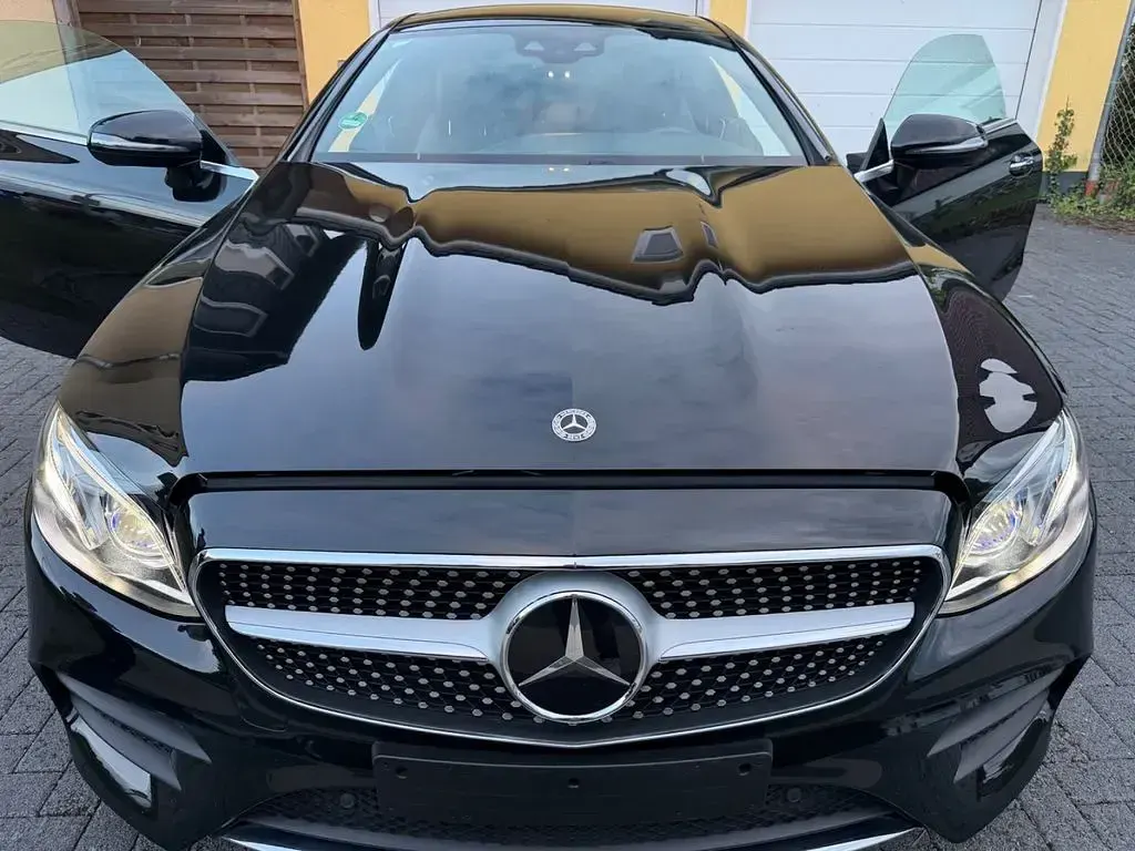 Gebraucht Mercedes E220 194 PS (142 kW) 2019 Schwarz