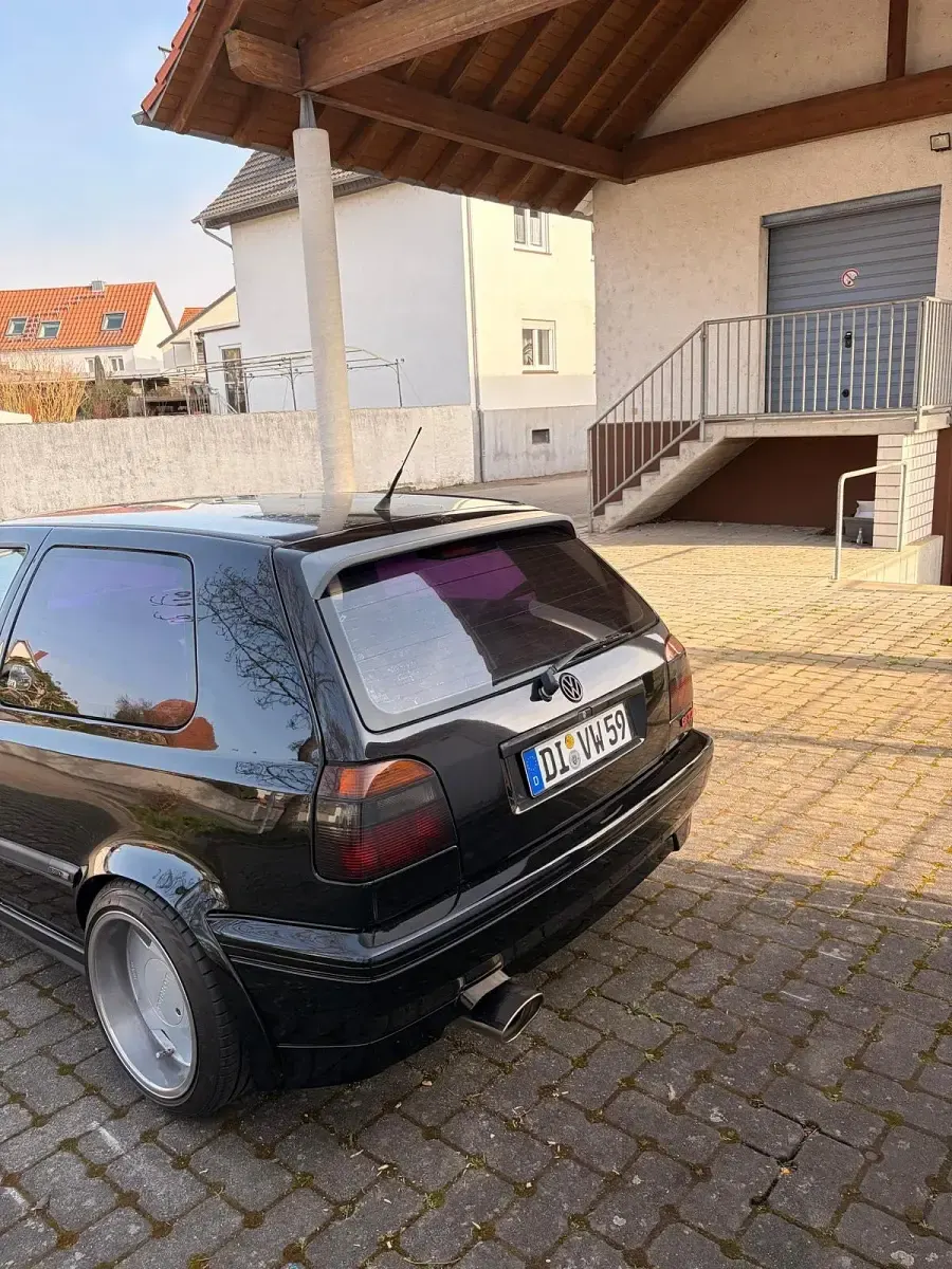 Gebraucht VW Golf GTI 115 PS (84 kW) 1996 Schwarz Coupé