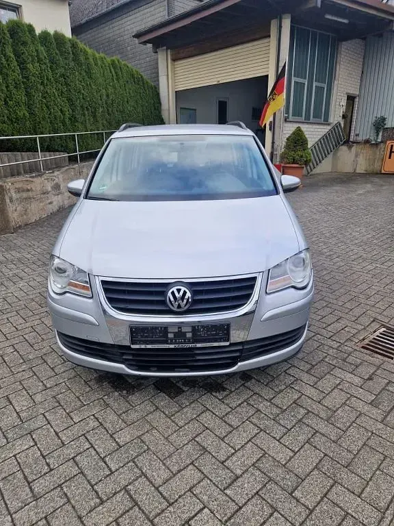 Gebraucht VW Touran Conceptline 105 PS (77 kW) 2010 Silber Van / Kleinbus
