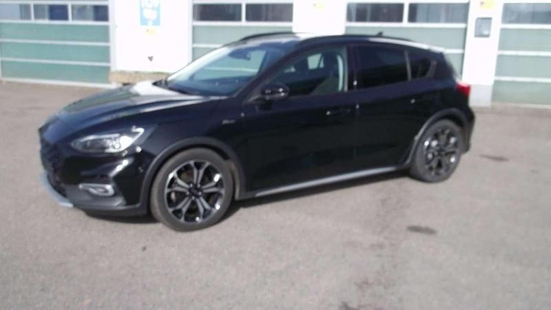 Usata Ford Focus Active 125 CV (91 kW) 2020 Nero Berlina