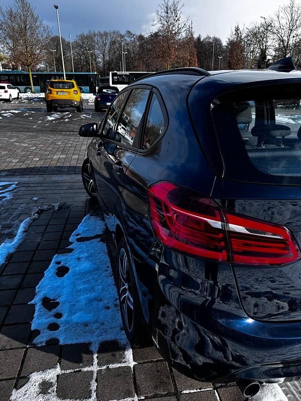 Gebraucht BMW 218 Sport Line 136 PS (100 kW) 2014 Blau Kombi