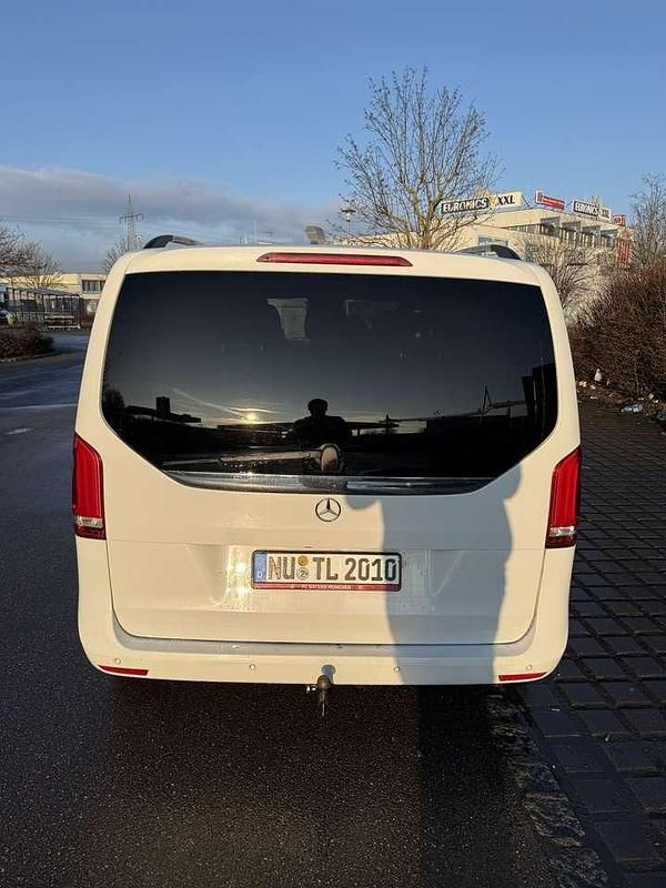 Gebraucht Mercedes V220 Edition 190 PS (139 kW) 2016 Weiß Van / Kleinbus